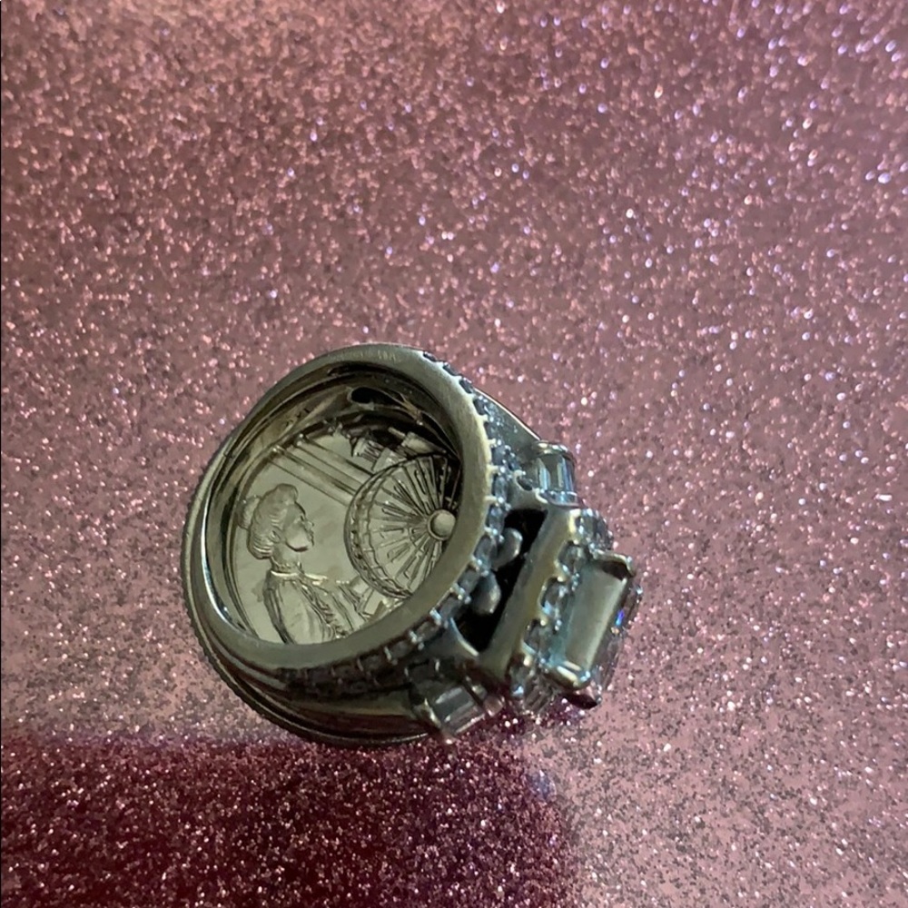 Engagement ring - Picture 5 of 7
